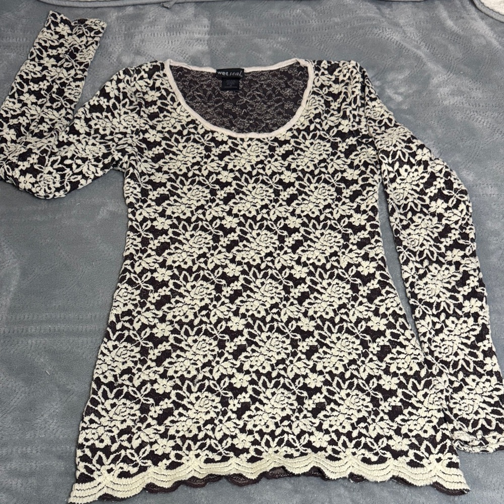 Wet Seal Black and Cream Lace Top - Picture 1 of 2